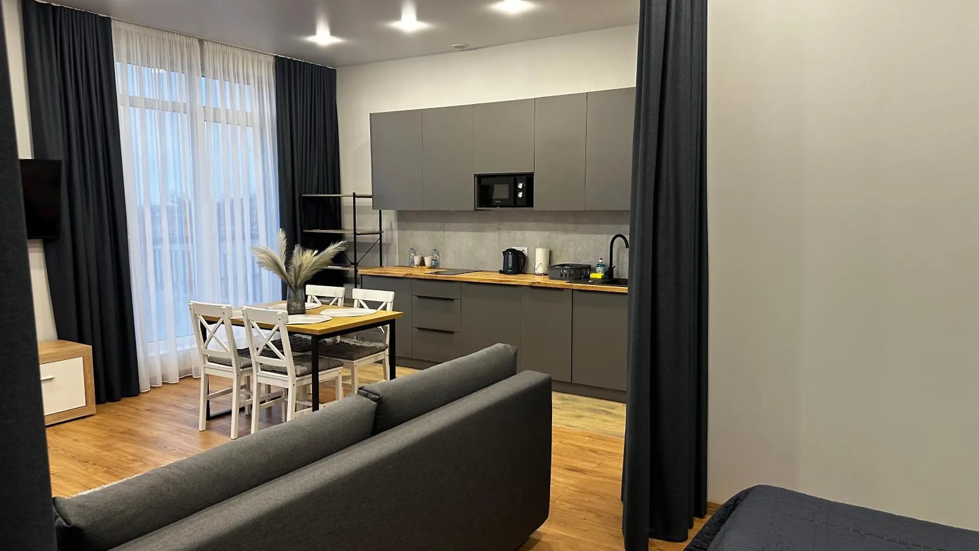 Smart House Apartments Львов 0*,