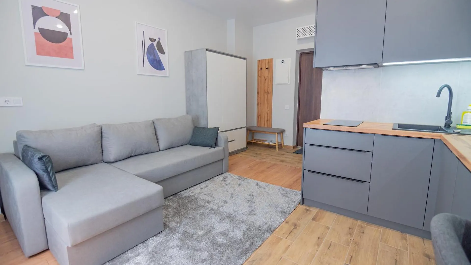 Smart House Apartments Lvov 0*,  Ukrajina