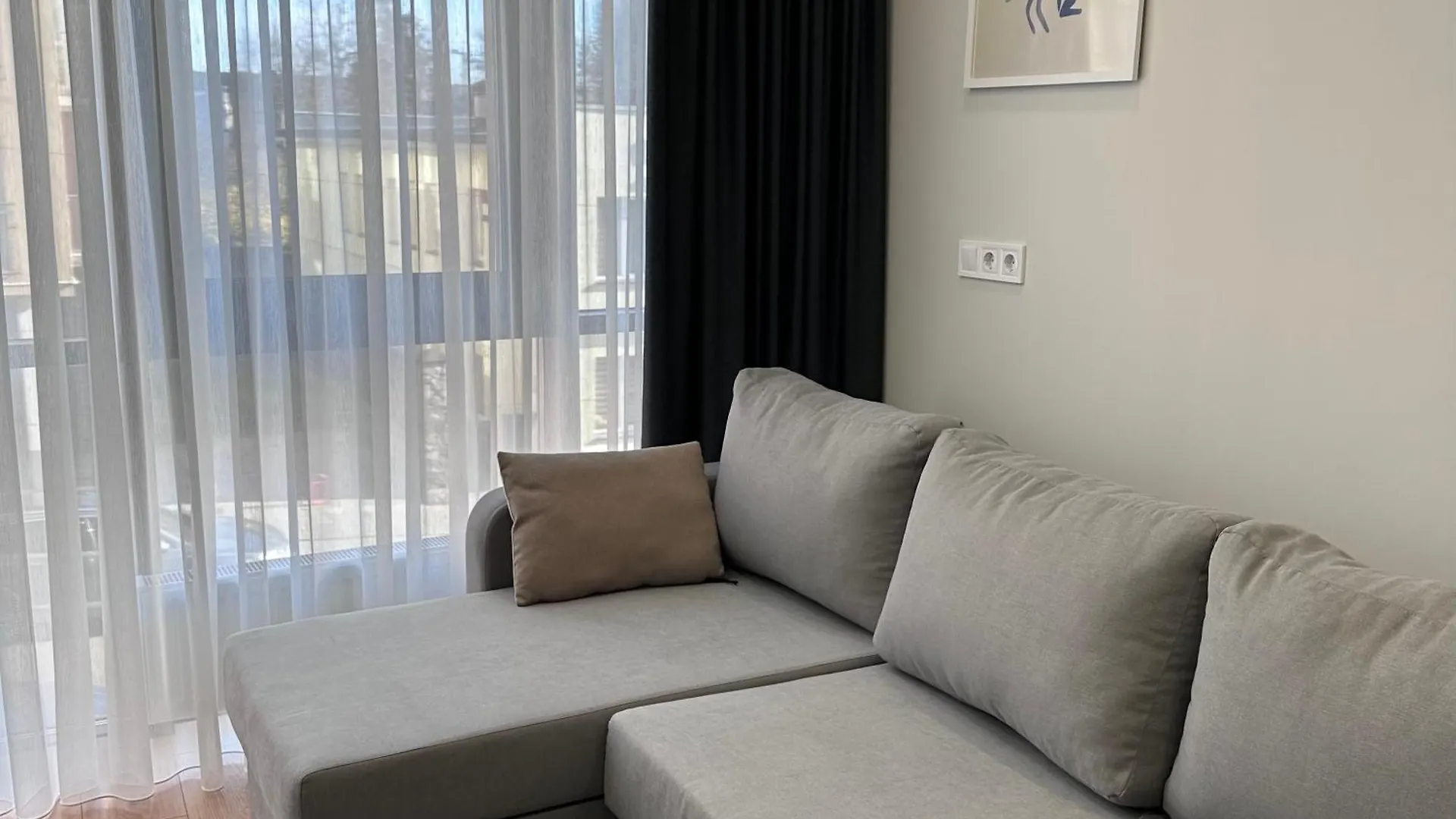 Smart House Apartments Lvov 0*,